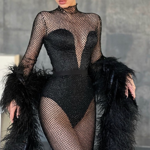 CUSTOM BLACK GOWN - Picture 4 of 6